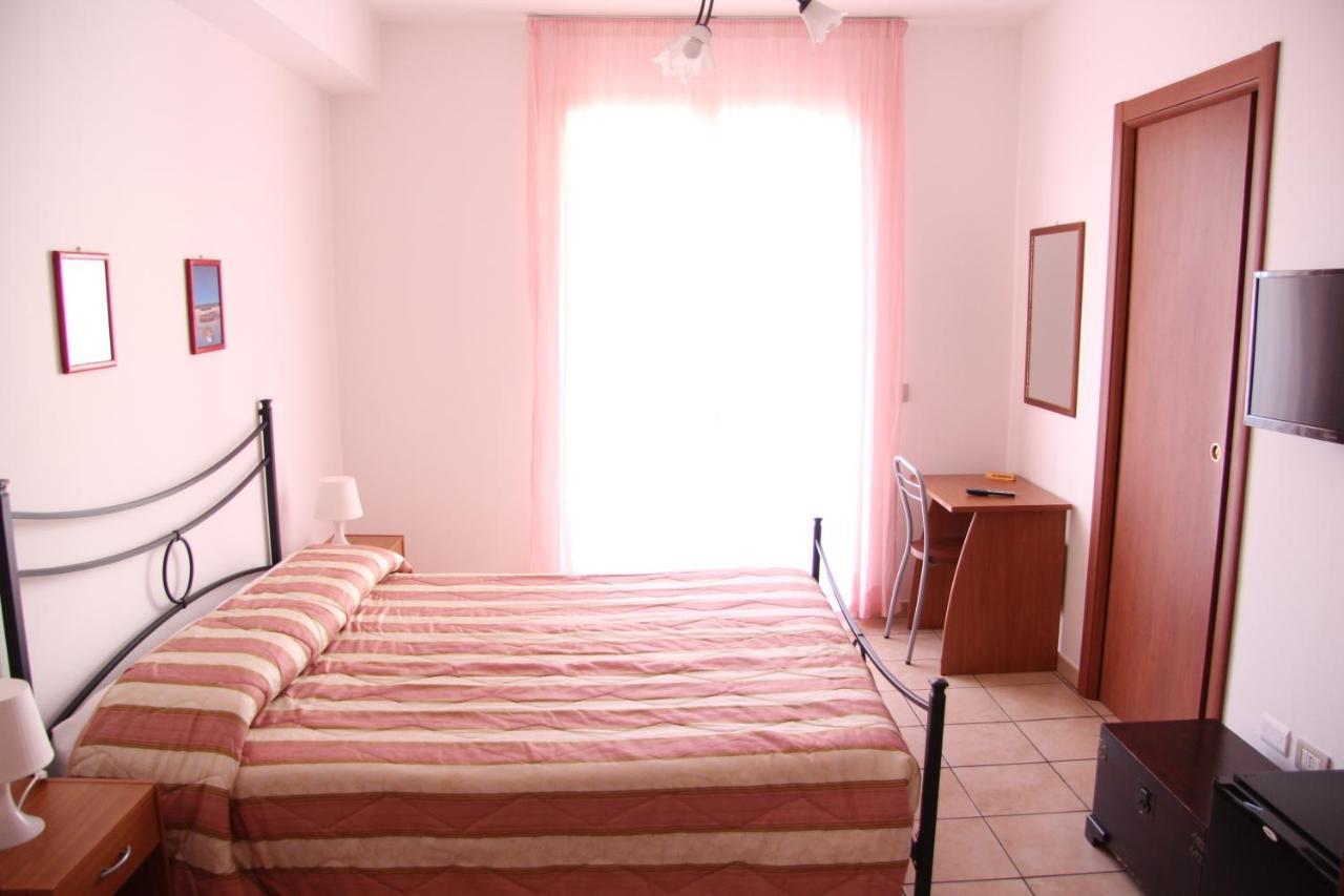 Fragolina B&B Furci Siculo Εξωτερικό φωτογραφία