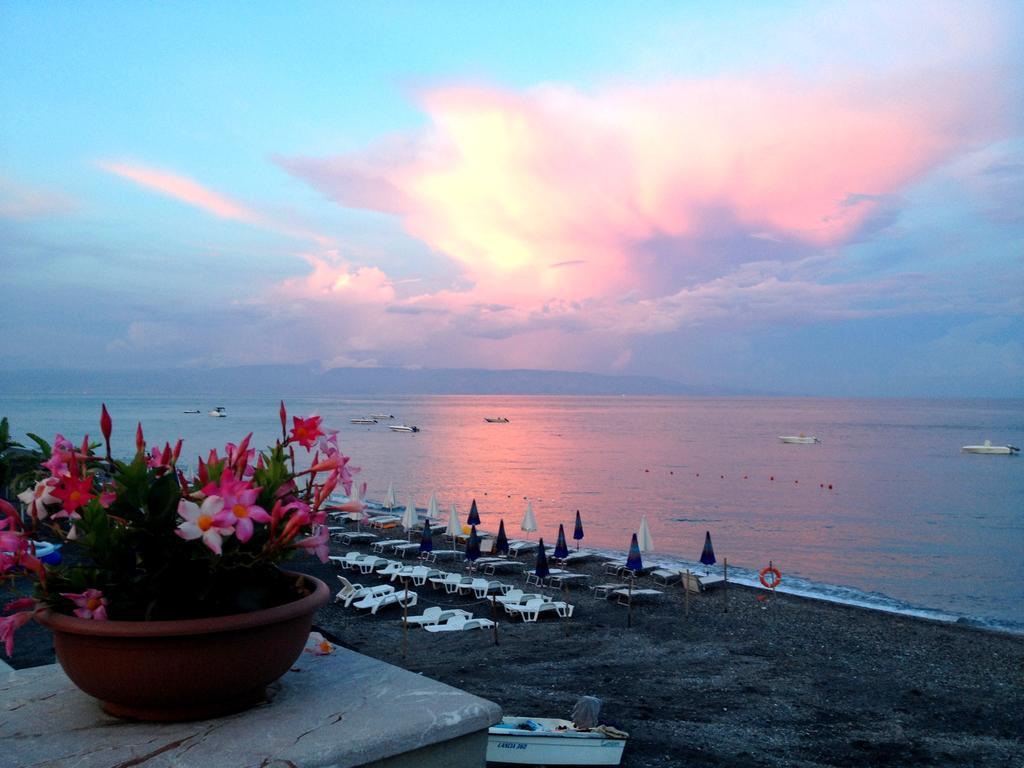Fragolina B&B Furci Siculo Εξωτερικό φωτογραφία