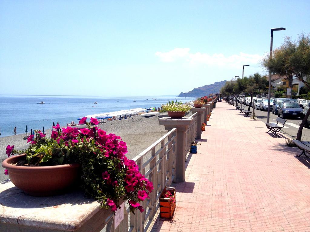 Fragolina B&B Furci Siculo Εξωτερικό φωτογραφία